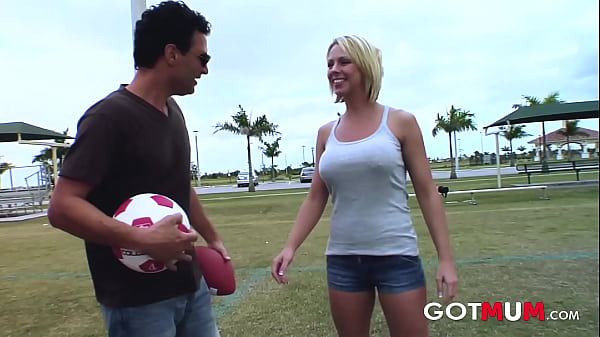 Got Mum – Amateur Blonde Milf Have Huge Boobs