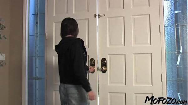 MOFOZO.com – Brunette College Student Is Fucking With Her Internet Date